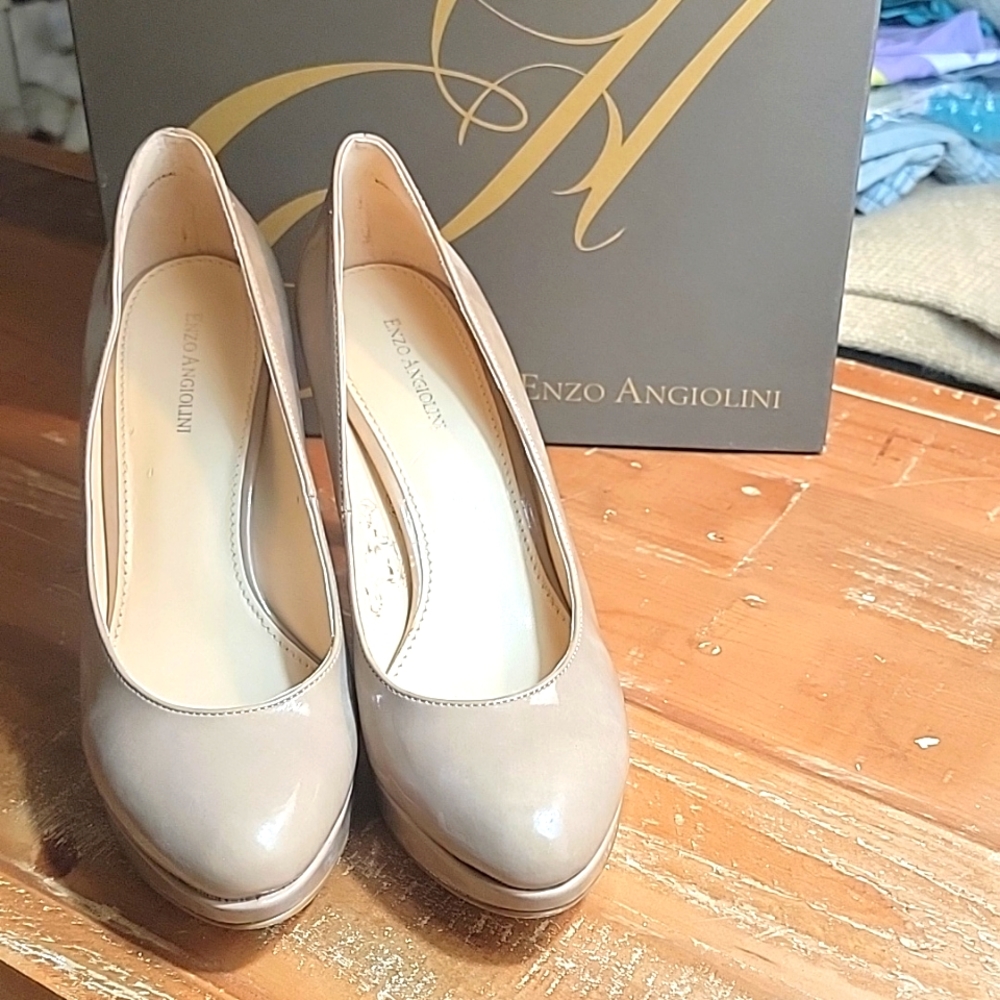 EUC ENZO ANGIOLINI "EADIXY" Taupe Platform Heels Size:9